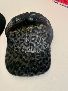 Black Leopard Print Velvet Trucker Hat